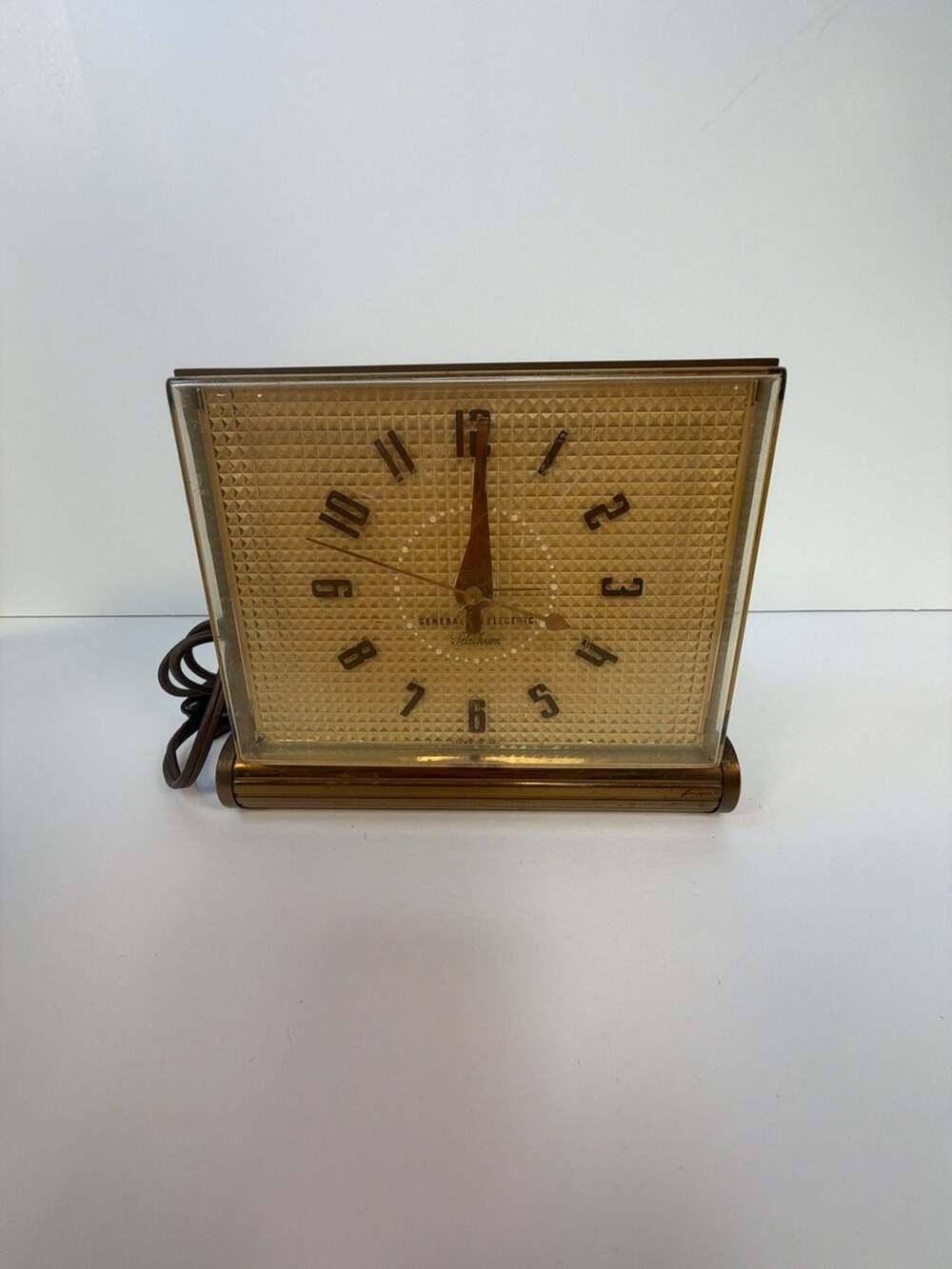 General Electric Telechron Electric Clock Model 7HA179 Vintage